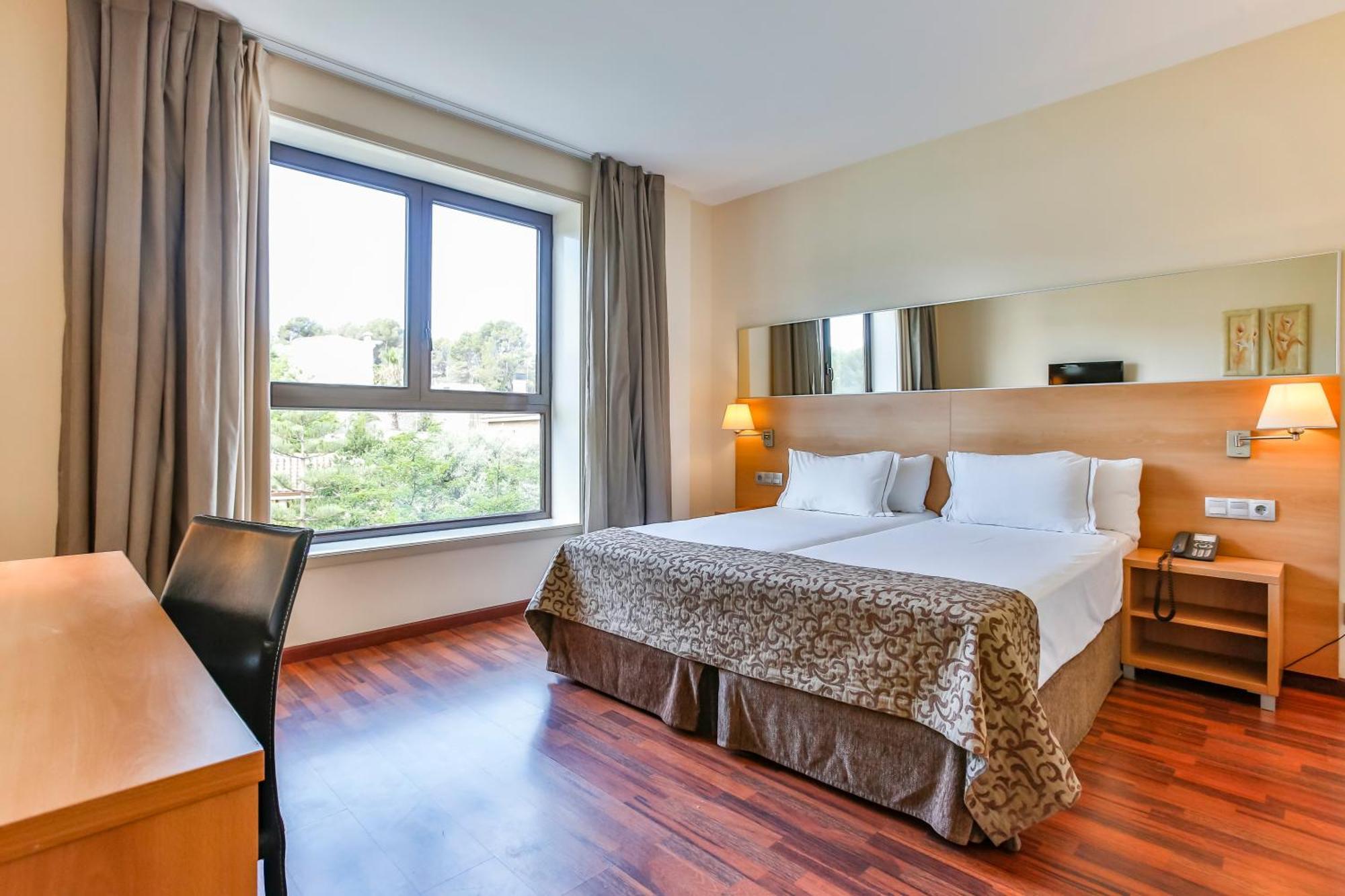 Standard Room,1436349187:JPEG